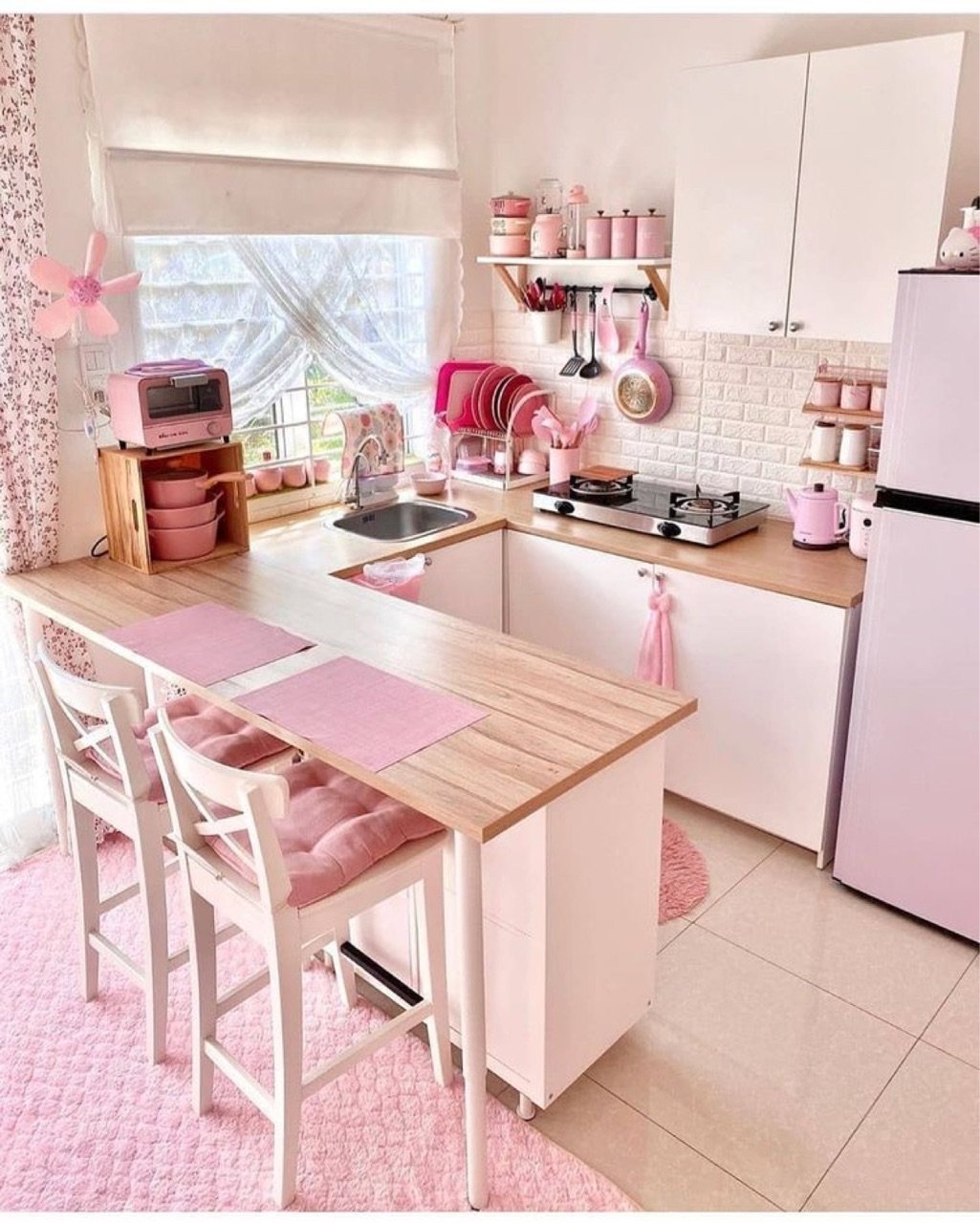 Pink kitchen tools