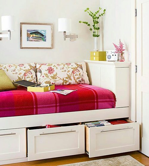 6 Easy ways to make your tiny bedroom look large