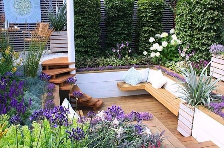 Vibrant Small Garden to Inspire You